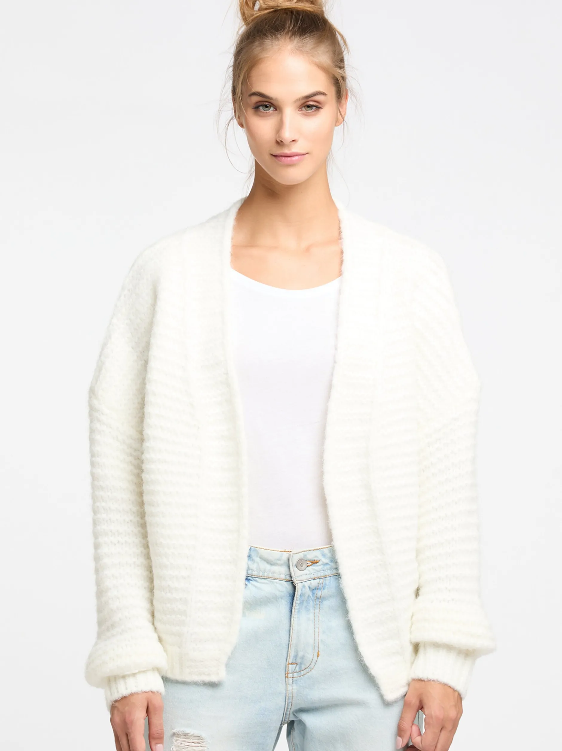 IZIA Damen Strickjacke in weiß - Ausschnitt: ohne Kragen