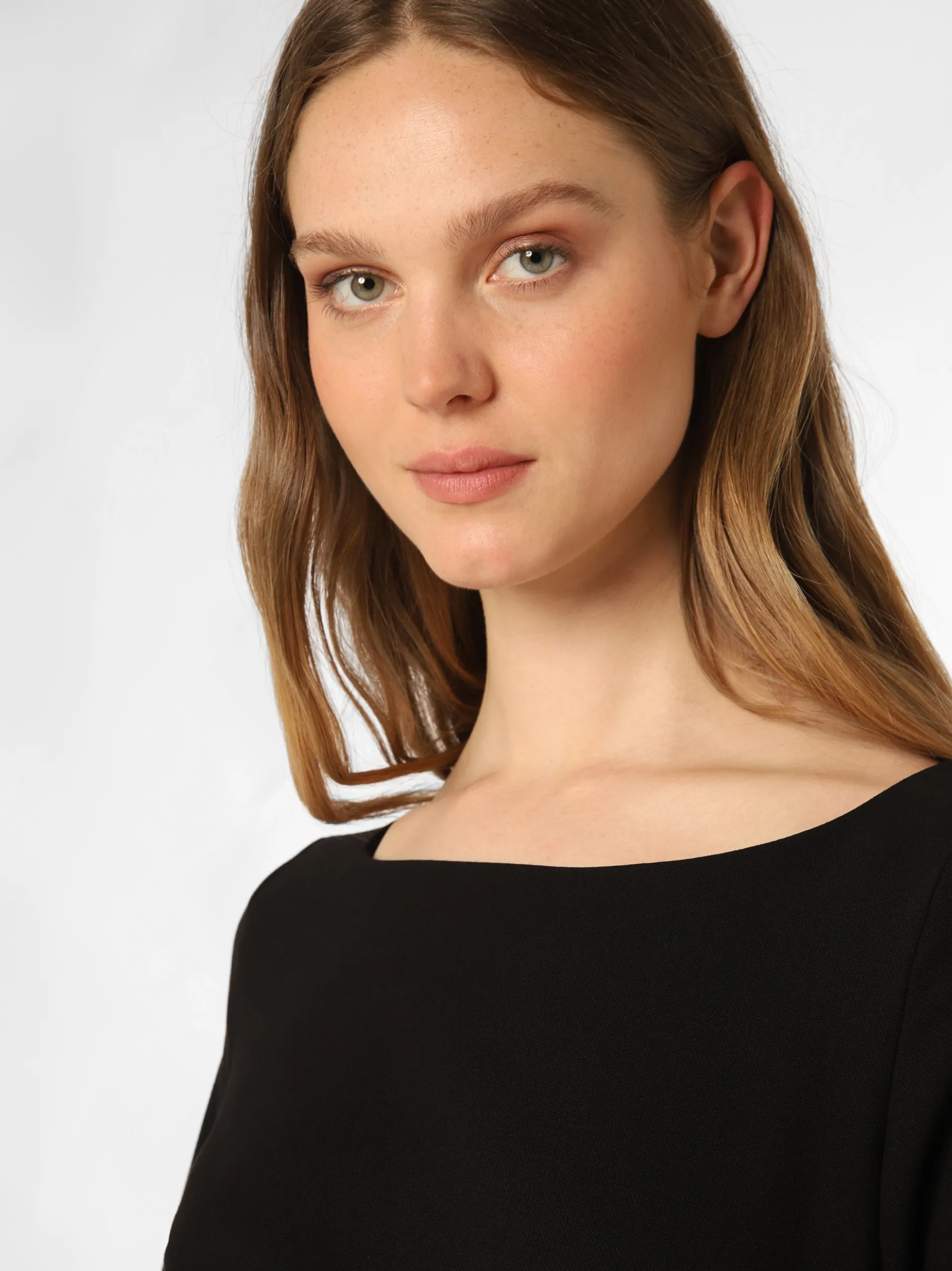 Marie Lund Damen Kleid in schwarz - Ausschnitt: U-Boot