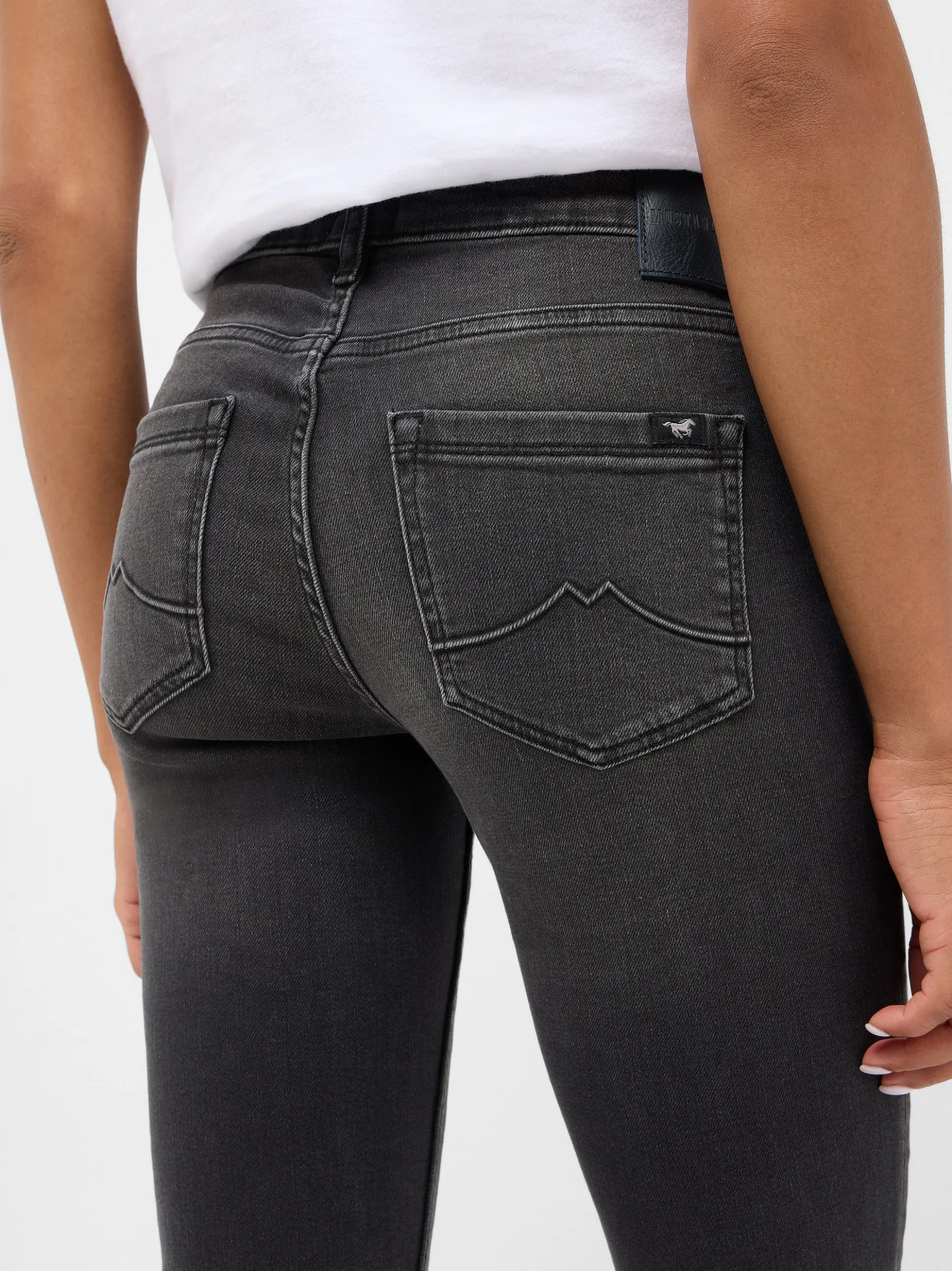 Mustang Damen Jeans in schwarz
