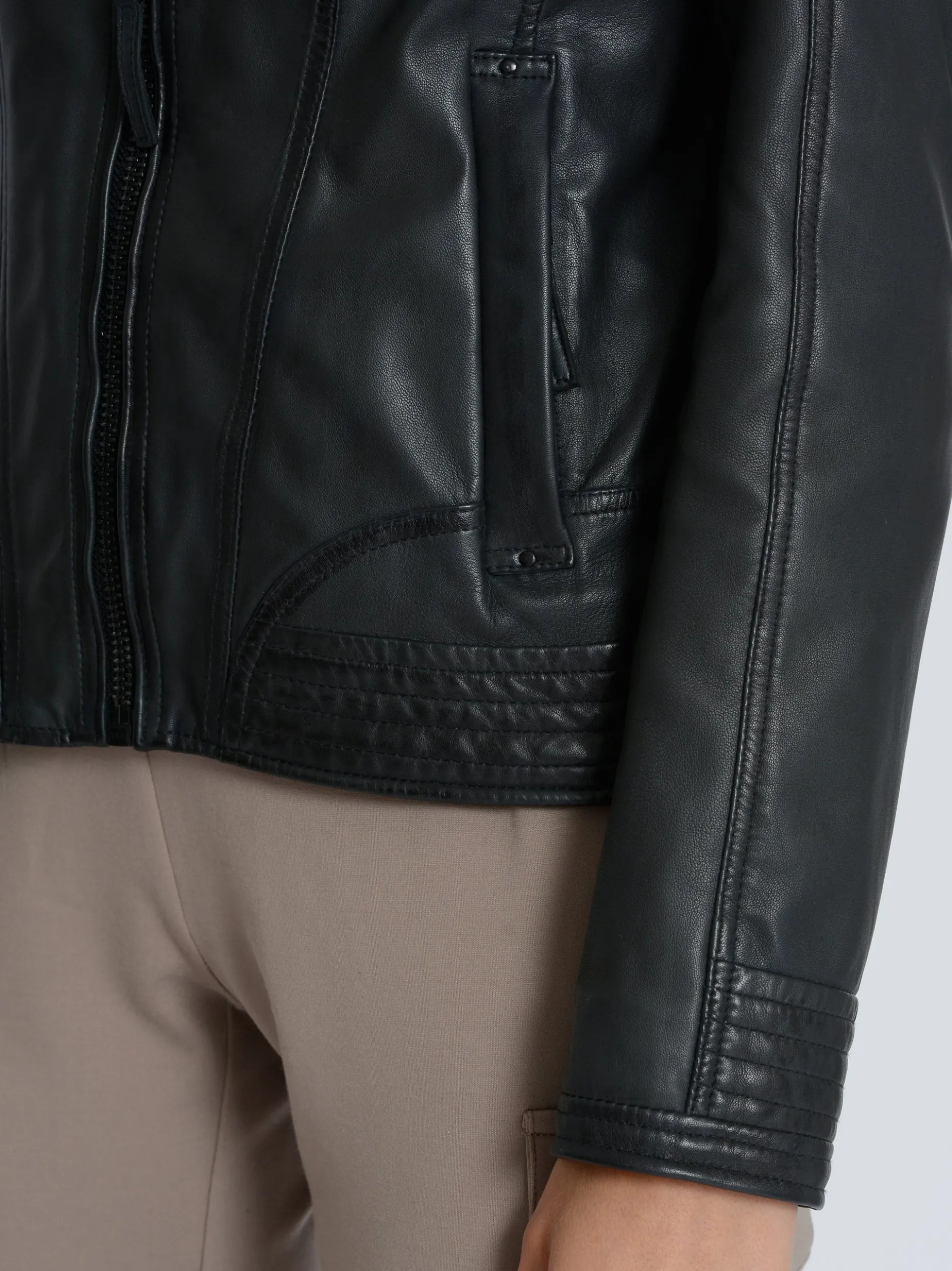 Mustang Damen Lederjacke in grau