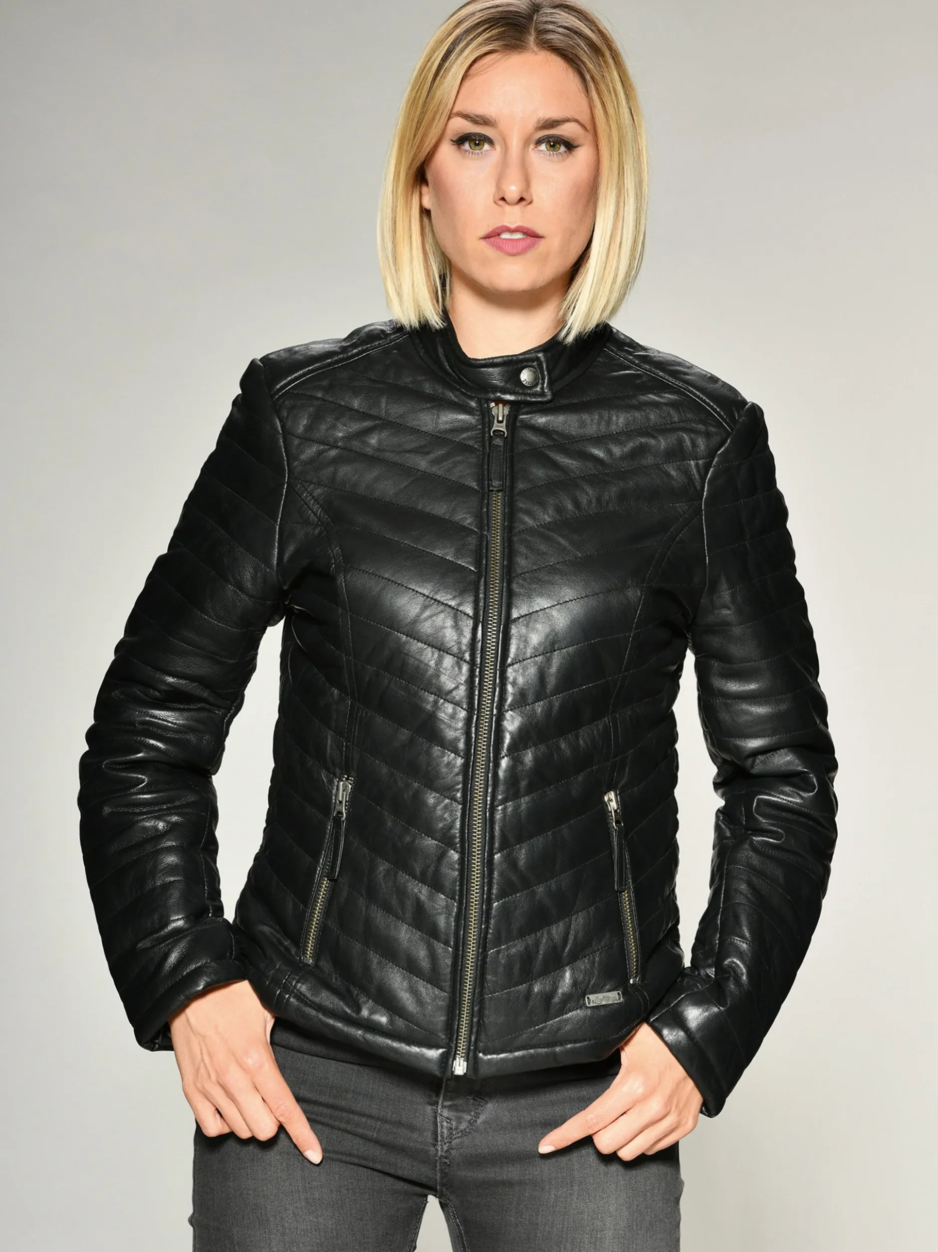 Mustang Damen Lederjacke in schwarz