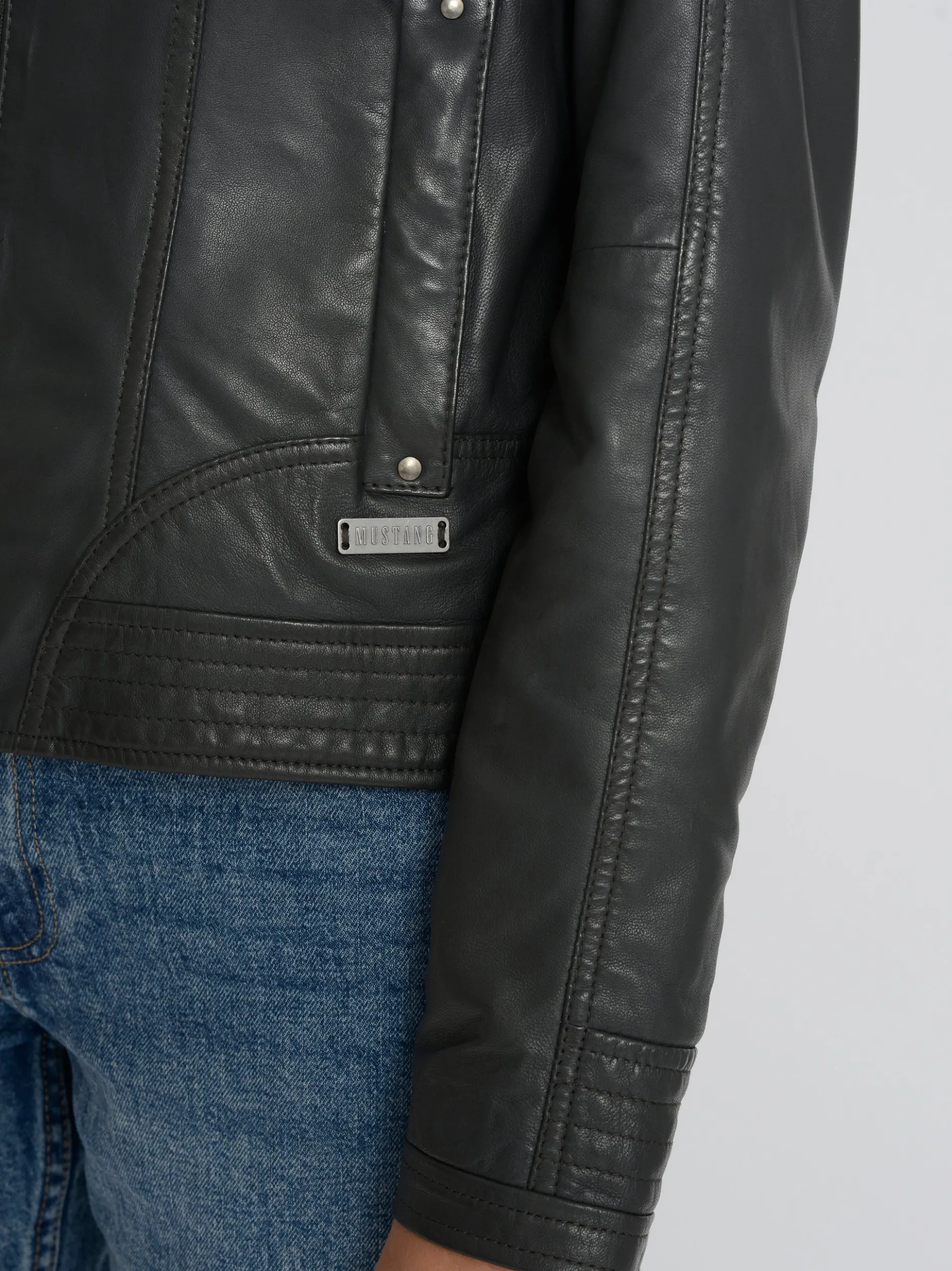 Mustang Damen Lederjacke in schwarz