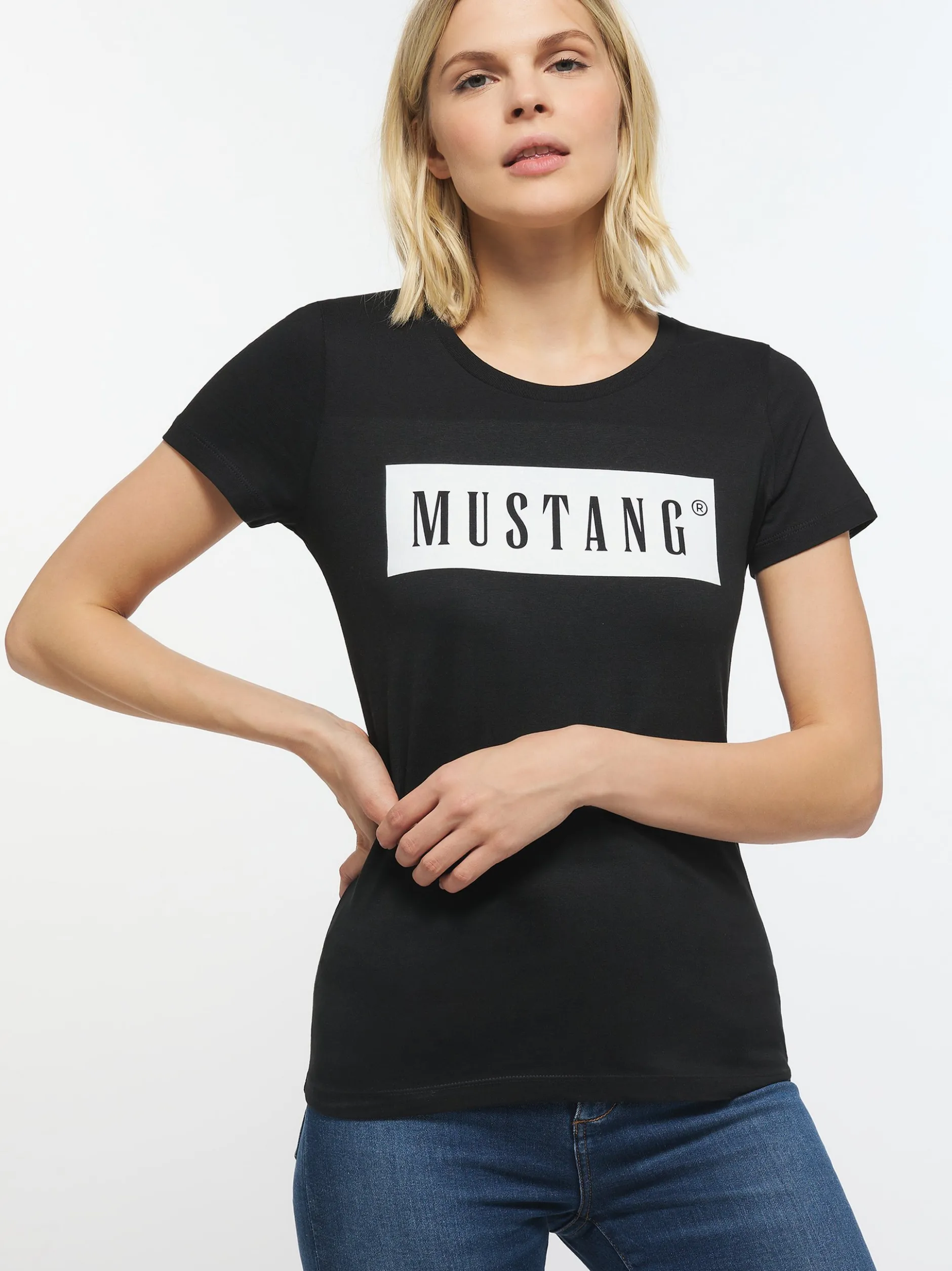 Mustang Damen T-Shirt in schwarz - Ausschnitt: Rundhals