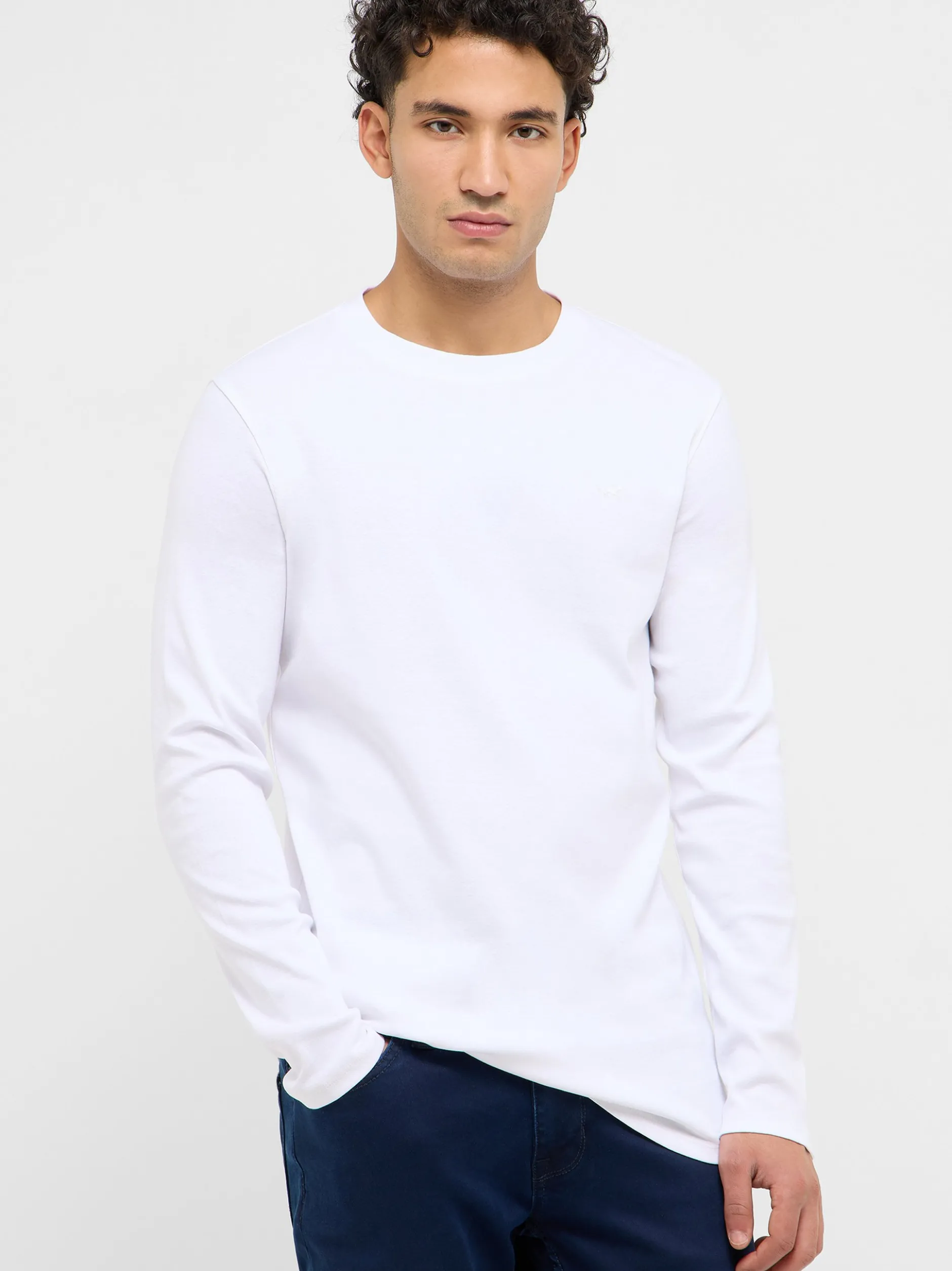 Mustang Herren Shirt in weiß - Ausschnitt: Rundhals
