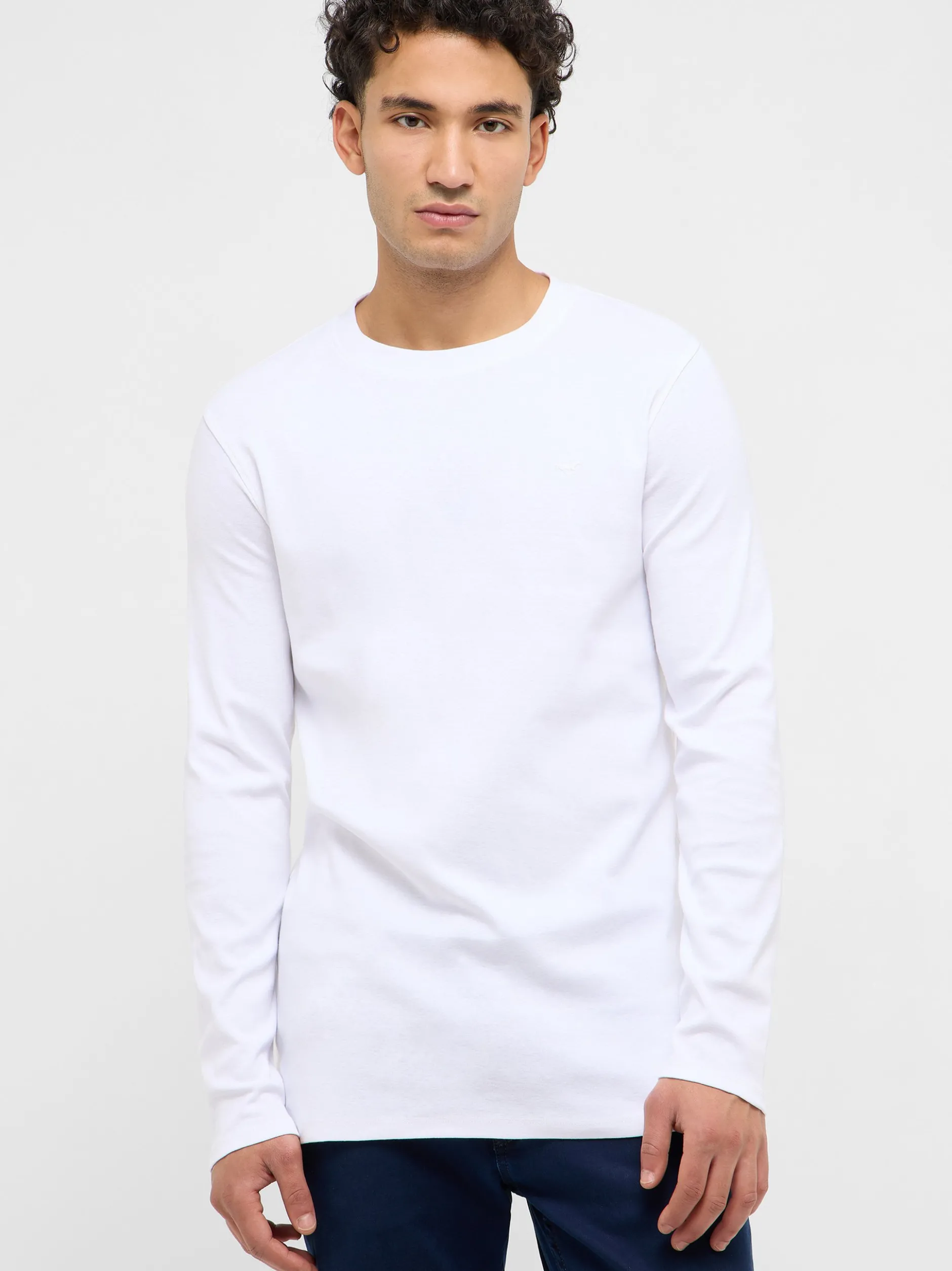 Mustang Herren Shirt in weiß - Ausschnitt: Rundhals