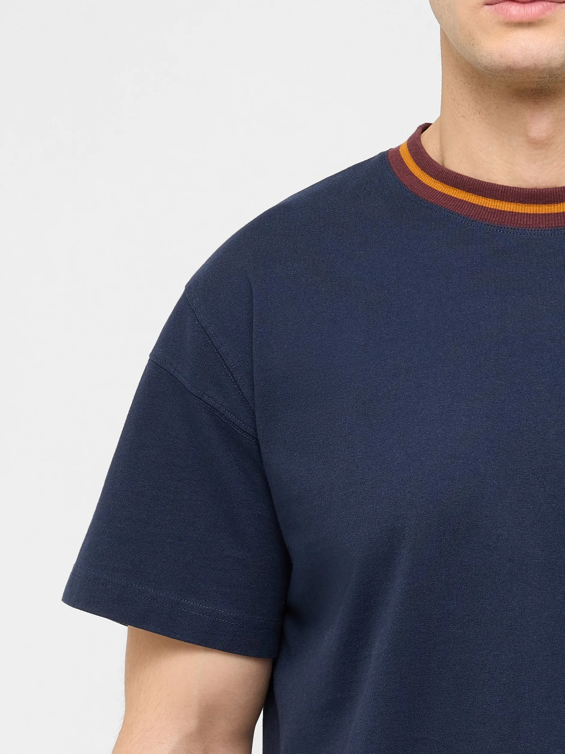 Mustang Herren T-Shirt in blau - Ausschnitt: Rundhals