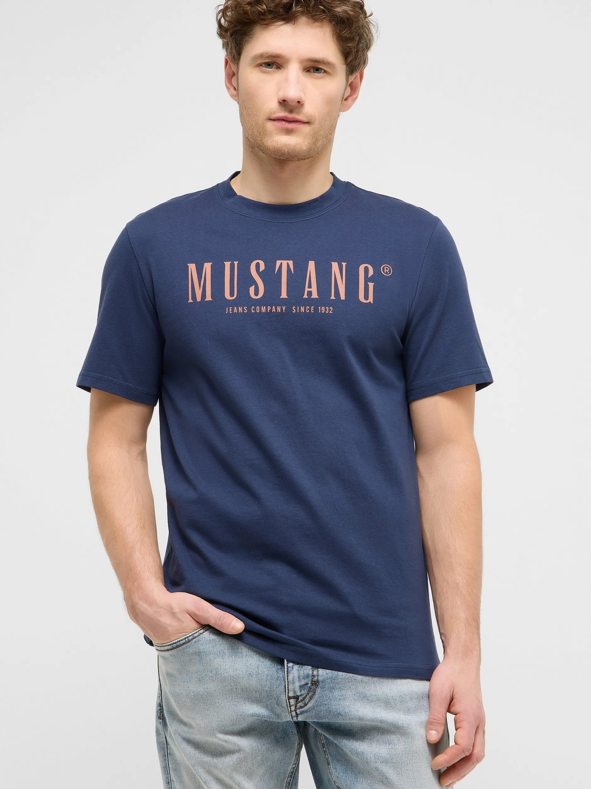 Mustang Herren T-Shirt in blau - Ausschnitt: Rundhals