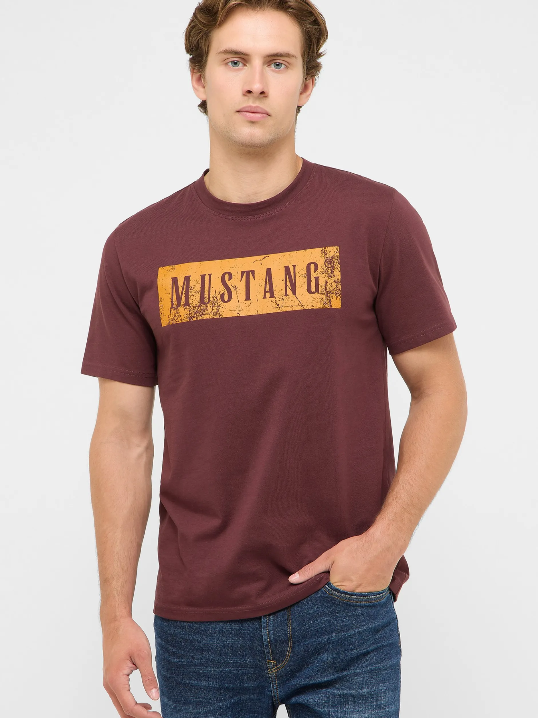 Mustang Herren T-Shirt in braun - Ausschnitt: Rundhals