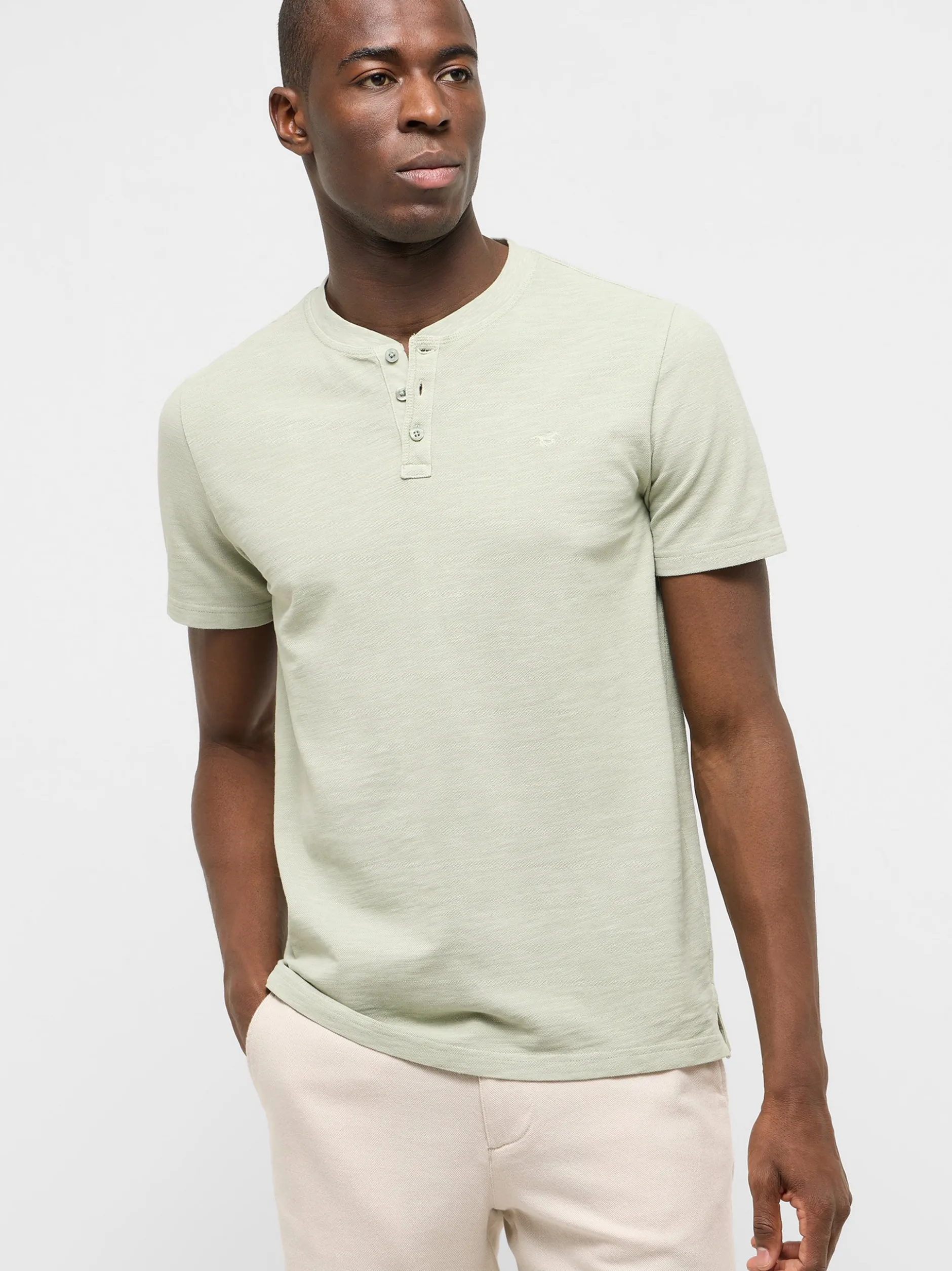 Mustang Herren T-Shirt in grün - Ausschnitt: Henley
