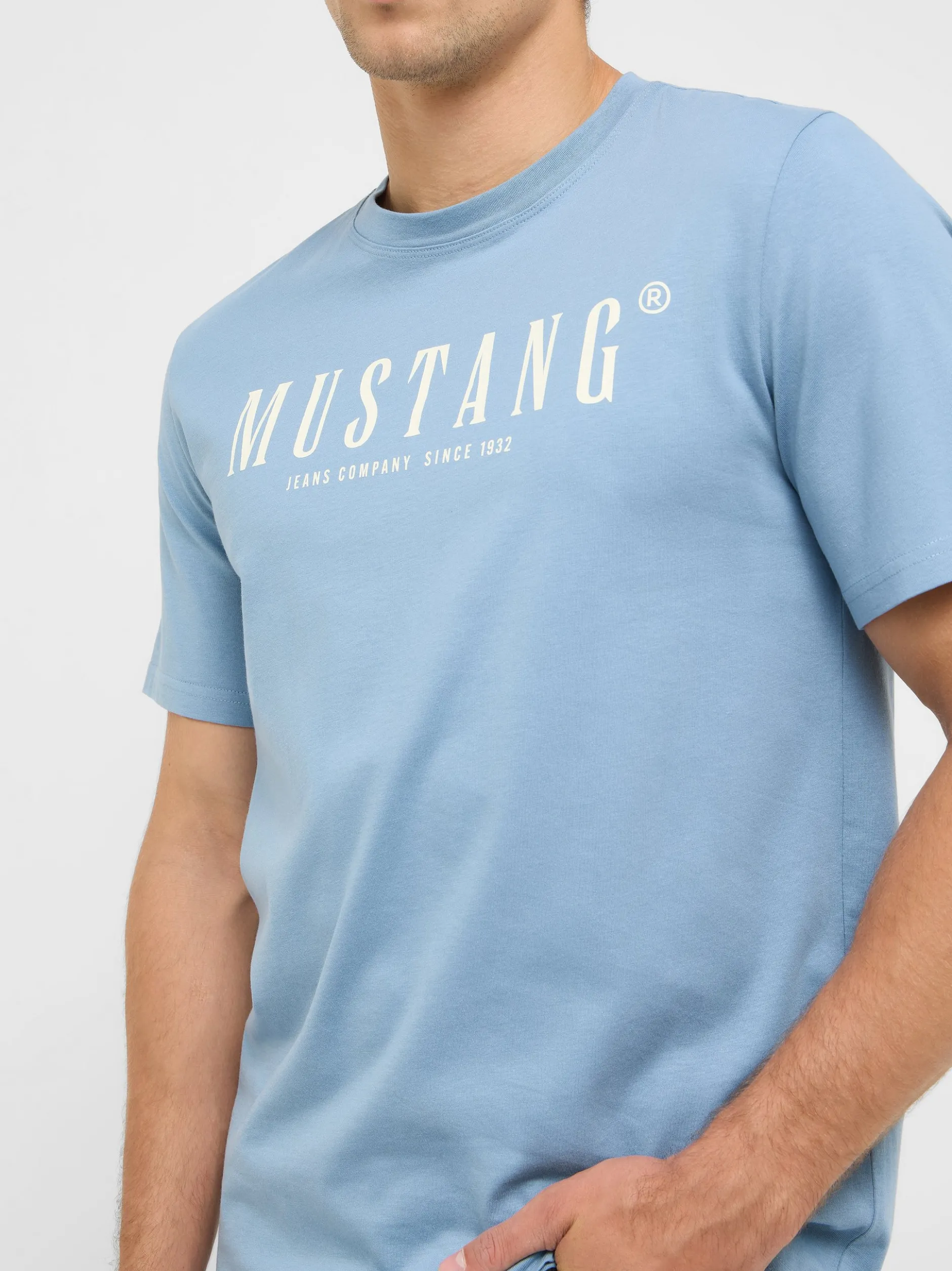 Mustang Herren T-Shirt in hellblau - Ärmel: Halbarm