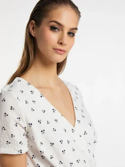 MyMo Damen Kleid mit Kirschprint in weiß - Länge: mittel