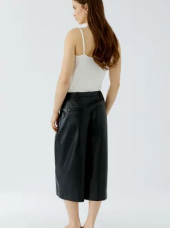 Oui Damen Kunstlederhose in schwarz