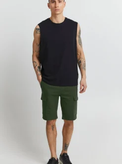 11 Project Herren Cargoshorts - PRGarikko in grün