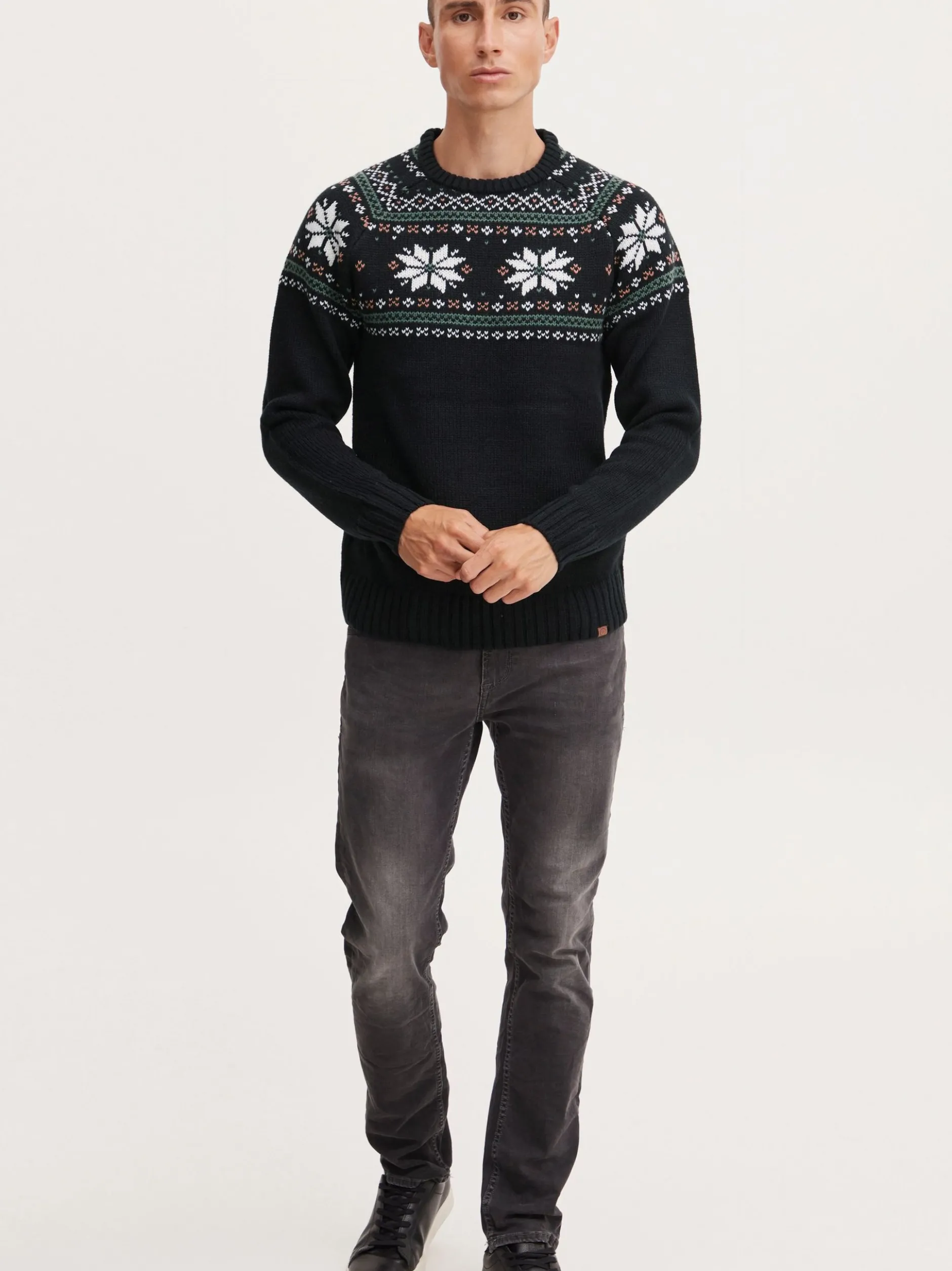 11 Project Herren Weihnachtspullover - PRTimbro in schwarz