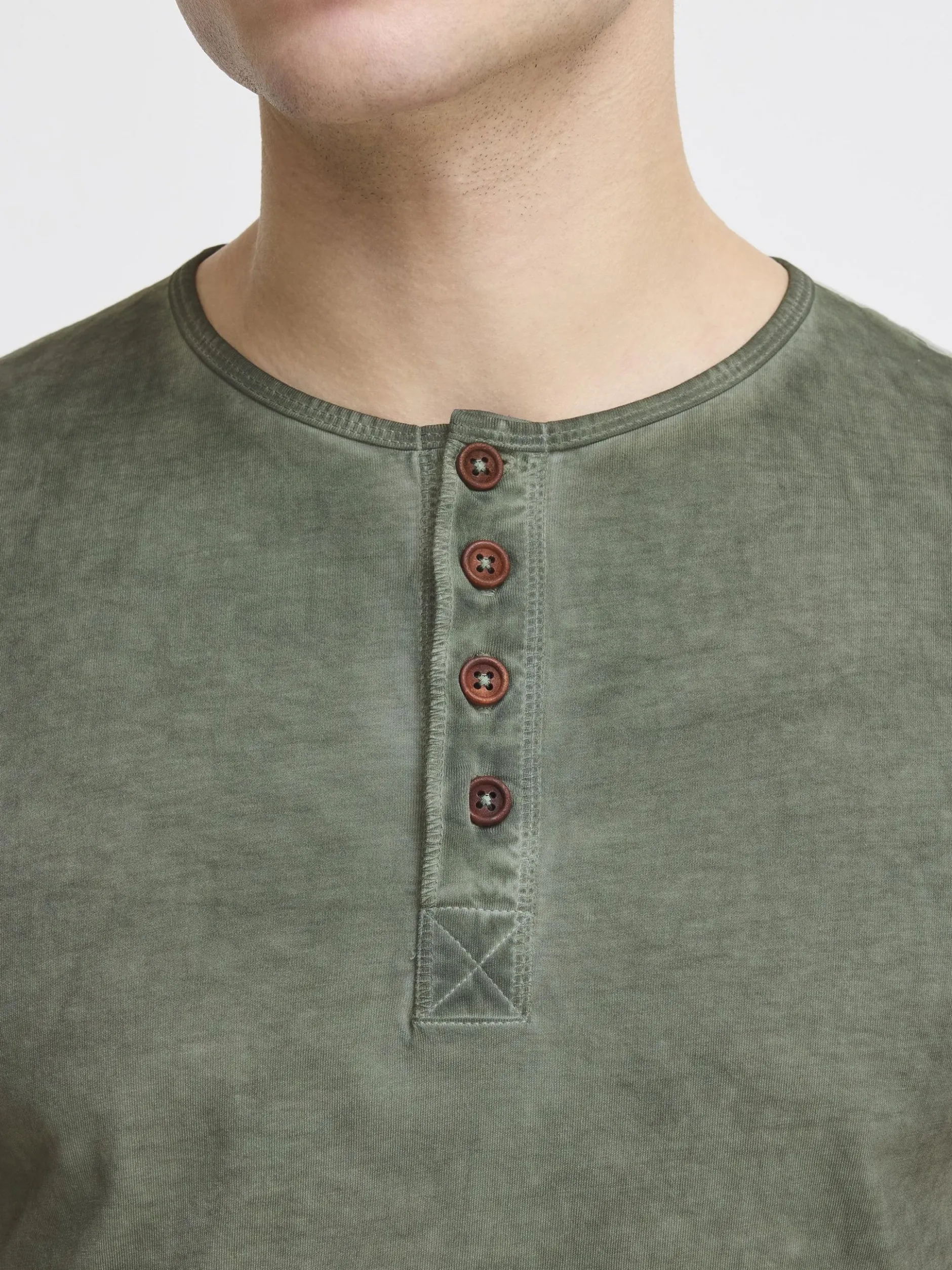 Solid Herren Rundhalsshirt - SDTihn in grün