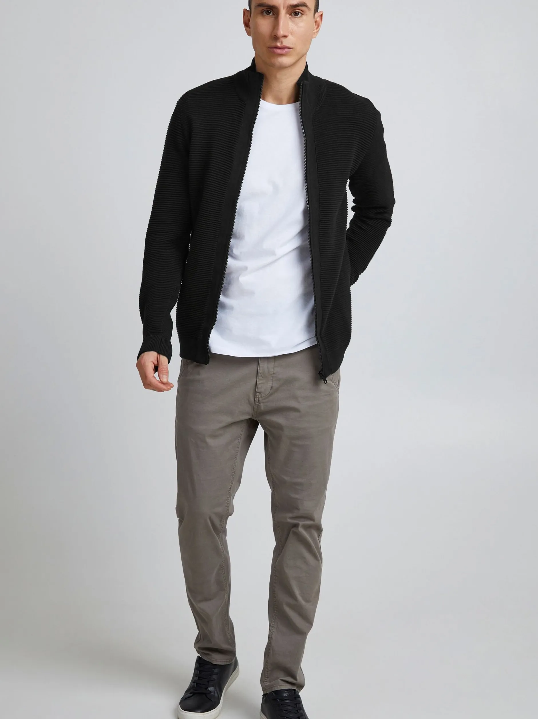 Solid Herren Strickjacke - SDNicklas in schwarz