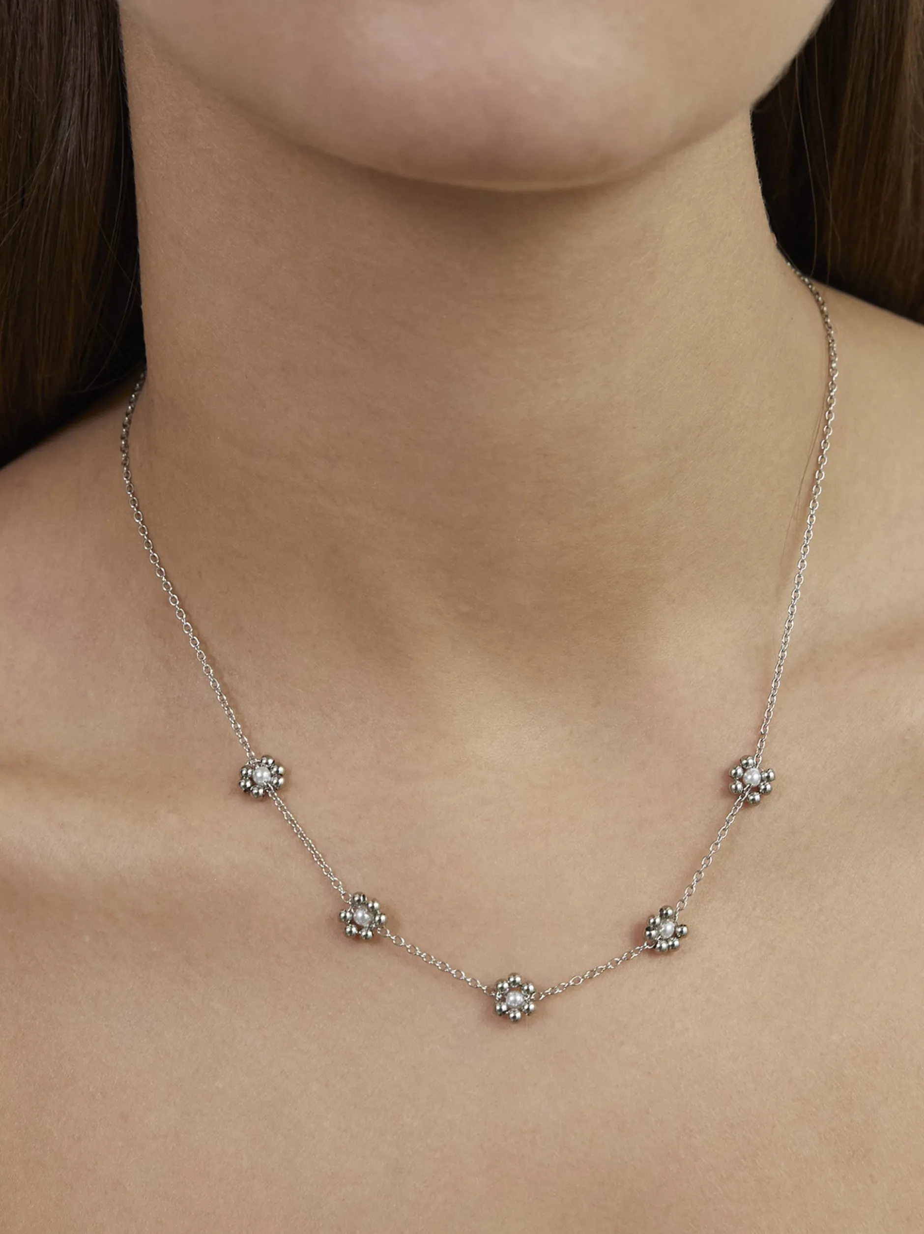 s.Oliver Damen Halskette - Perlenblume in silber