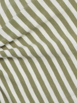 s.Oliver Damen T-Shirt in oliv weiß - Ausschnitt: U-Boot