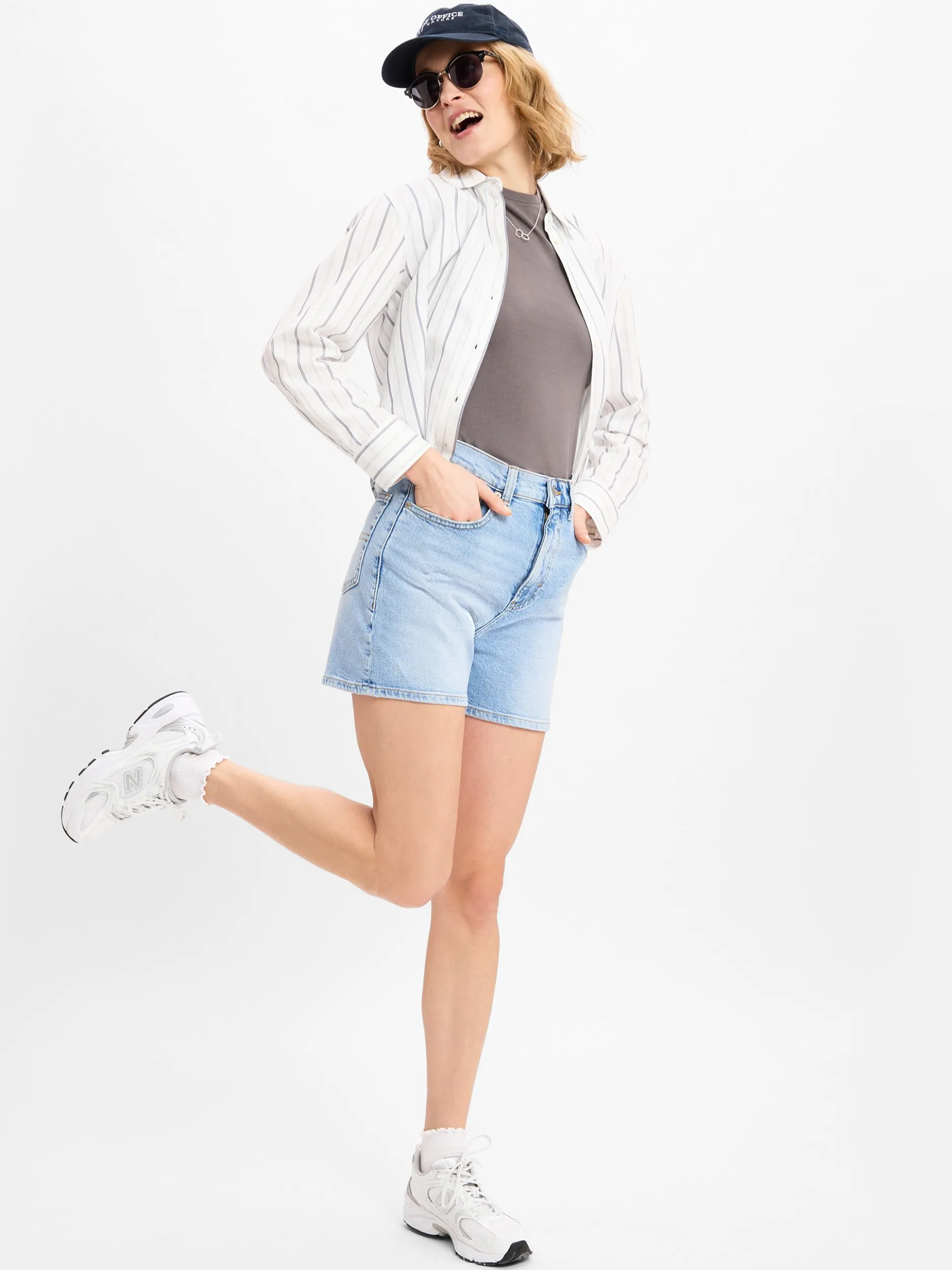 Tommy Jeans Damen Shorts in bleached - Länge: kurz