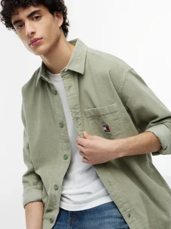 Tommy Jeans Herren Overshirt in lind - Ausschnitt: Kent