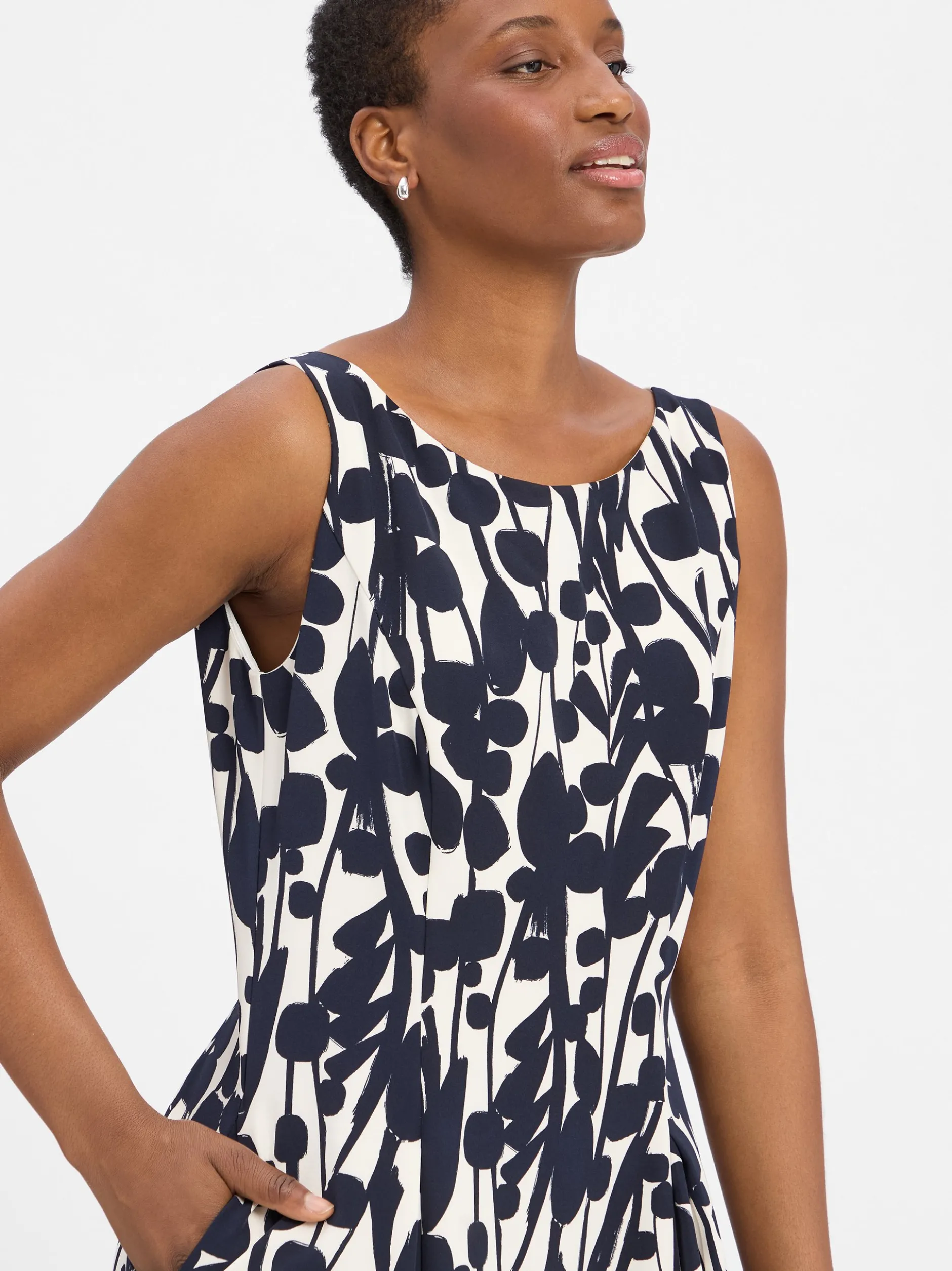 Vera Mont Damen Kleid in marine ecru - Ärmel: ohne Arm